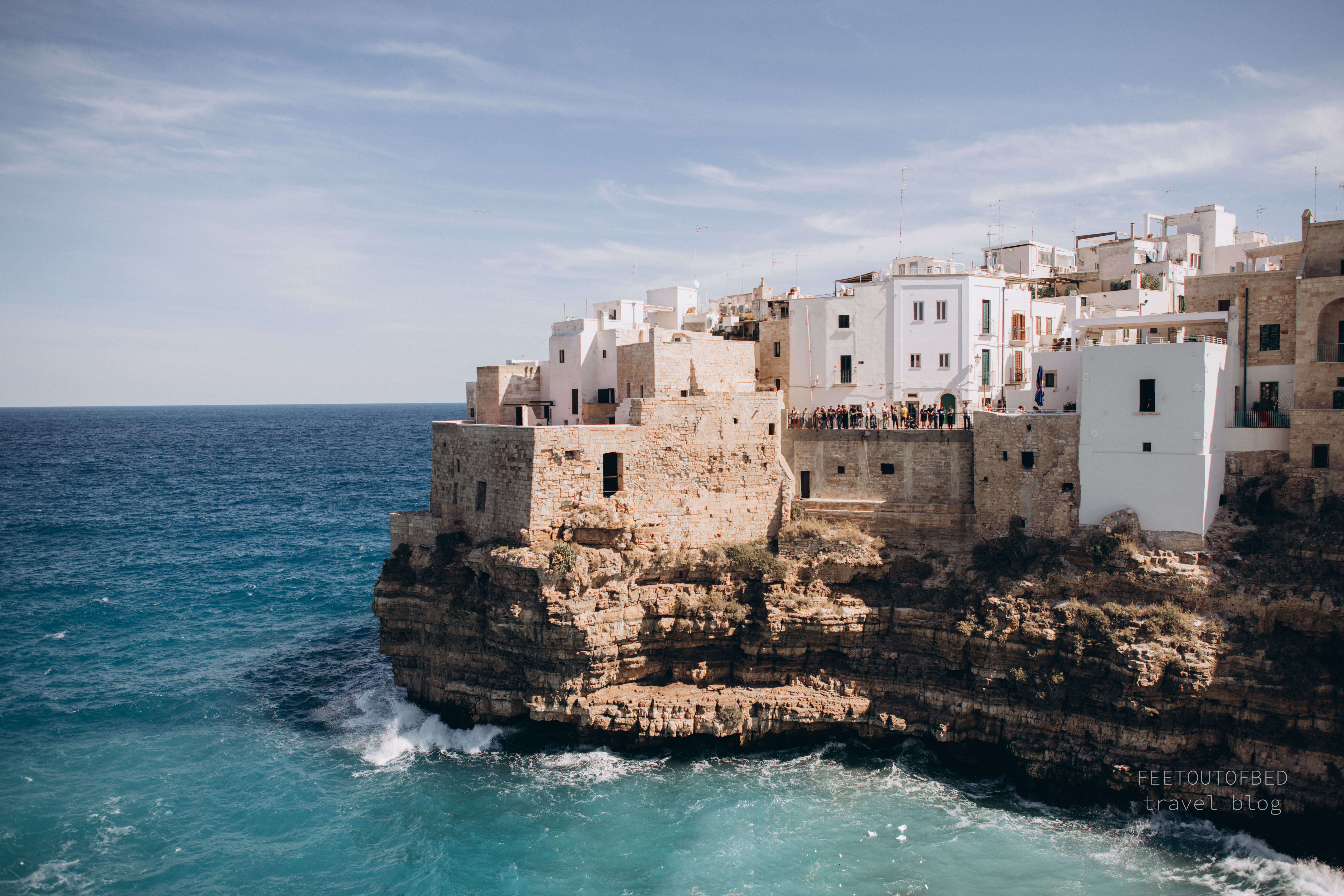 5.feetoutofbed-polignano-puglia