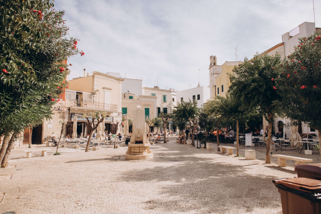 what to do in monopoli