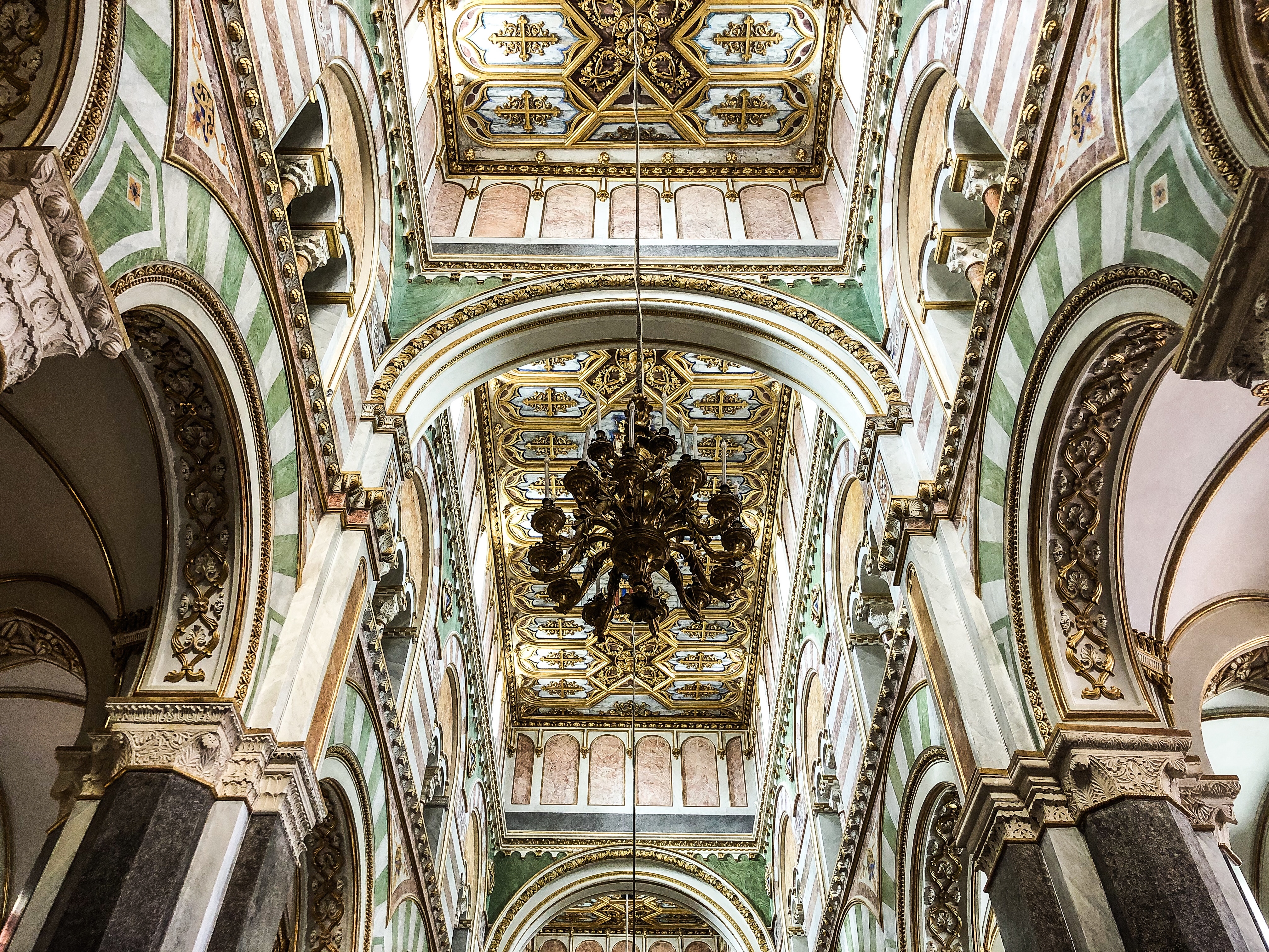 altamura, what to visit in Puglia, cathedrals , castles of Puglia