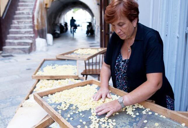 via delle orecchiette what to do in bari